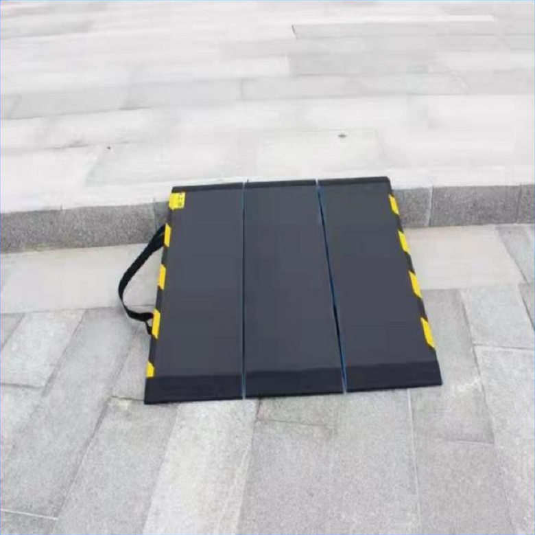 成都宝源 玻璃钢(FRP)无障碍折叠坡道板三折叠坡道板地铁专用坡道板