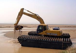 提供湿地挖掘机215-9