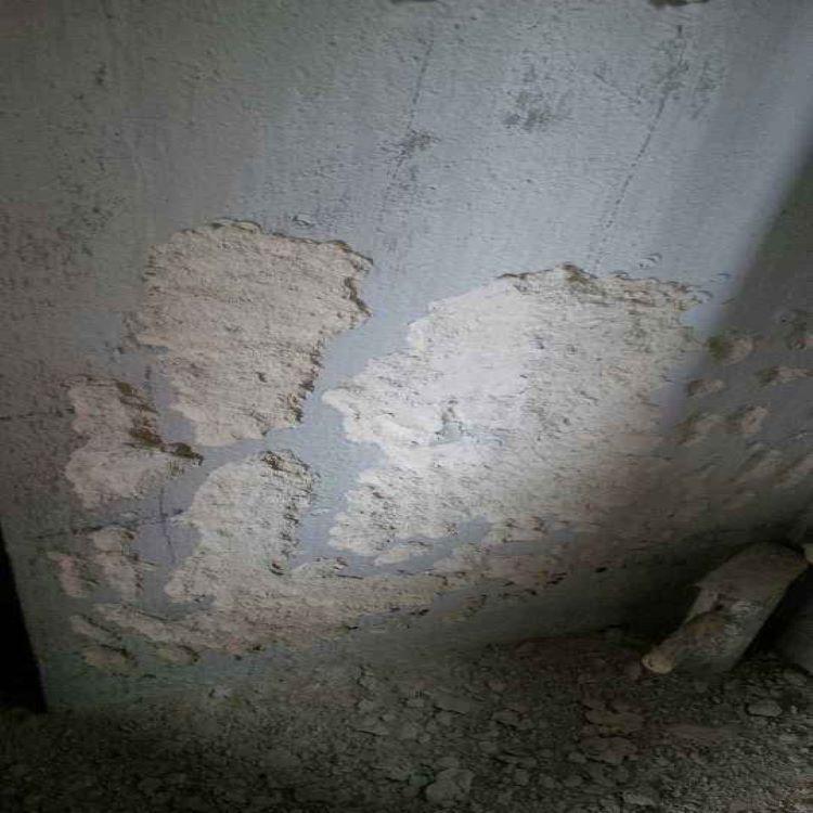 水泥墙面掉沙灰原因和处理方法,昌鑫建材墙体抹灰砂浆增强剂