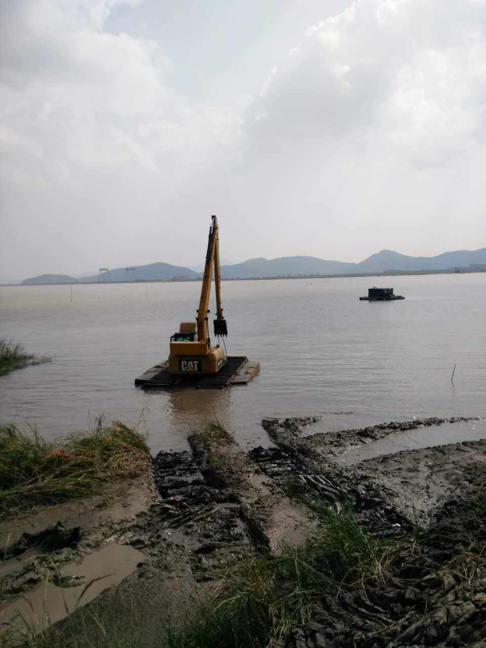 江西赣州水陆挖机出租清淤机械设备出租