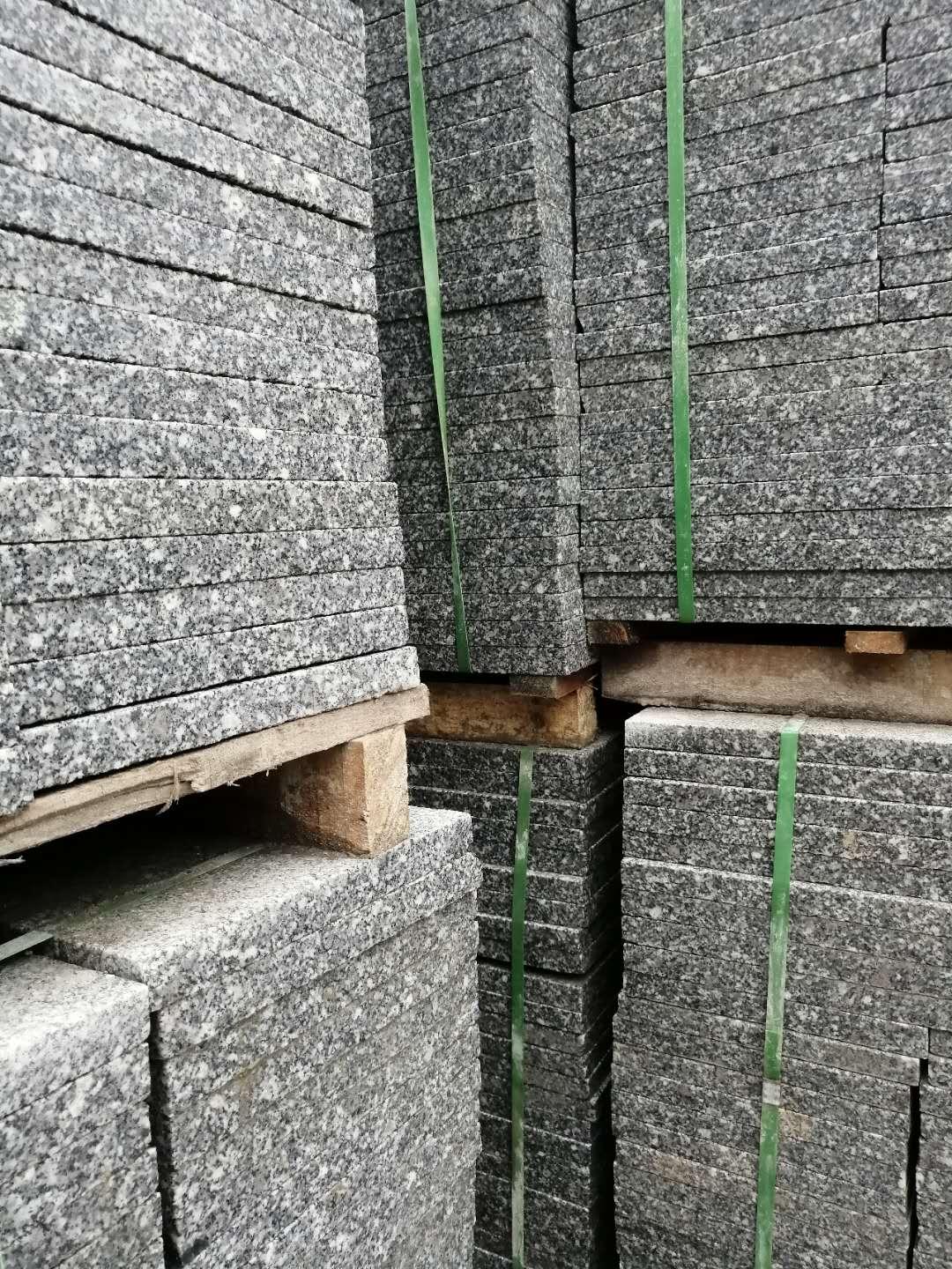 供应郴州芝麻灰地铺石 湖南省芝麻灰薄板石材加工销售