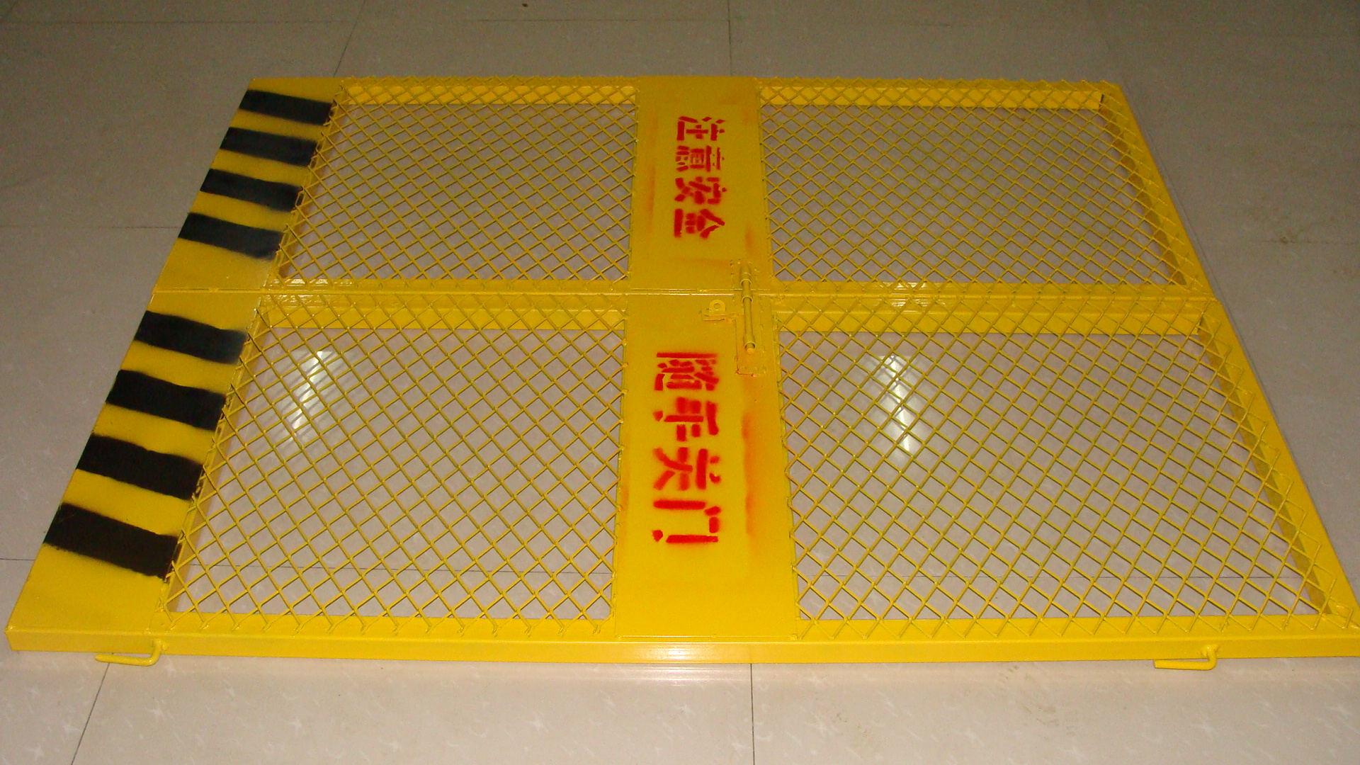 供应浙江温州1.5*1.8米钢板网施工电梯安全防护门
