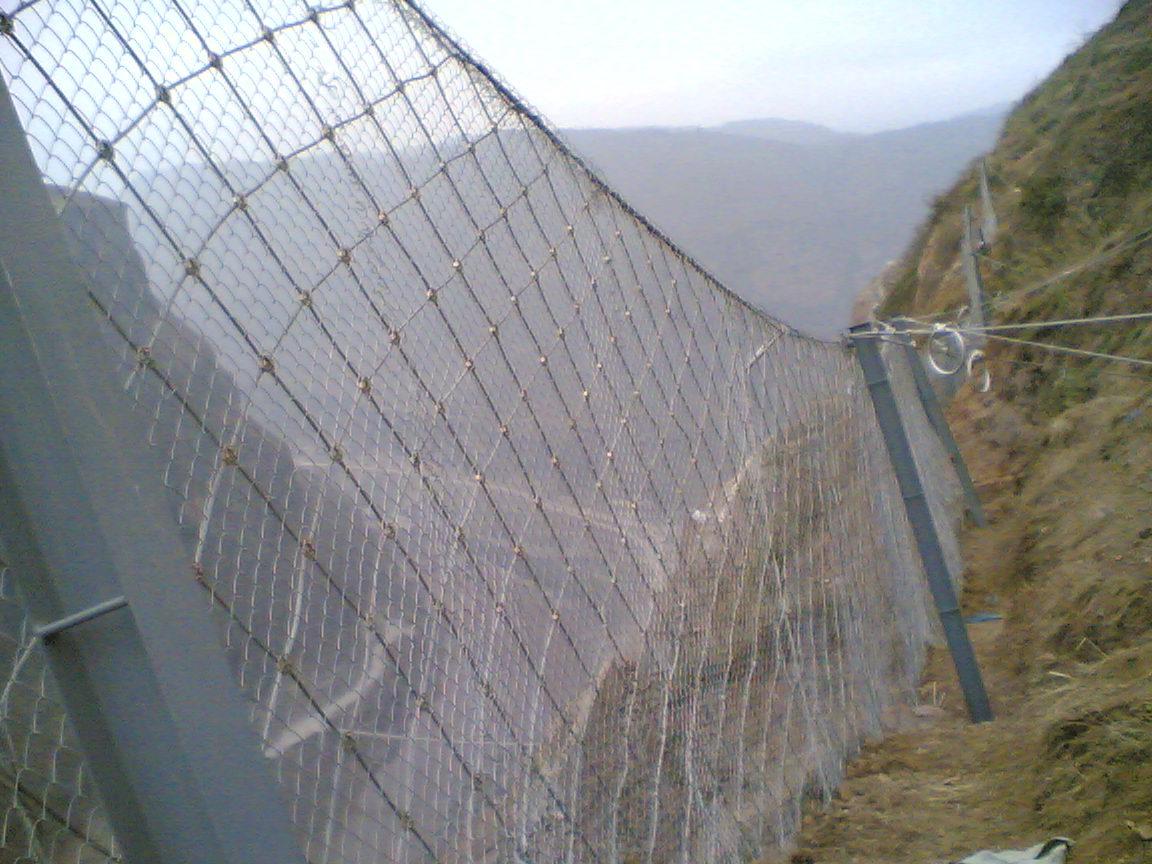 SNS边坡防护网挂网后可客土喷播绿化采石场绿化施工