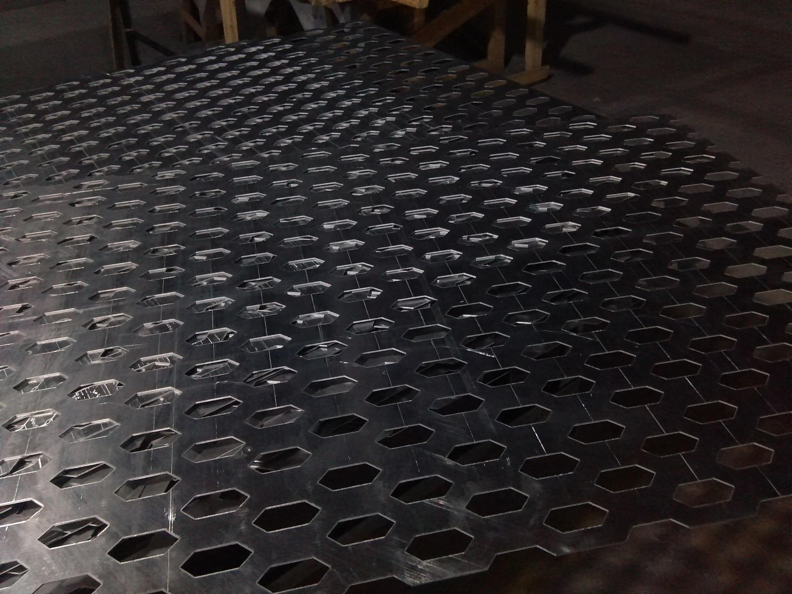 氟碳铝单板，蜂窝板，铝塑板，铝扣板