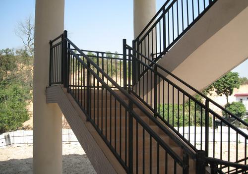 楼梯扶手安装、楼梯扶手高度、U型楼梯