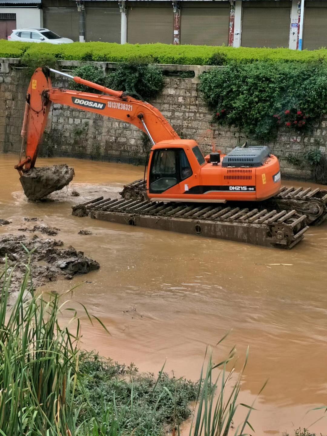 水上清淤挖掘机租赁 水上挖掘机出租