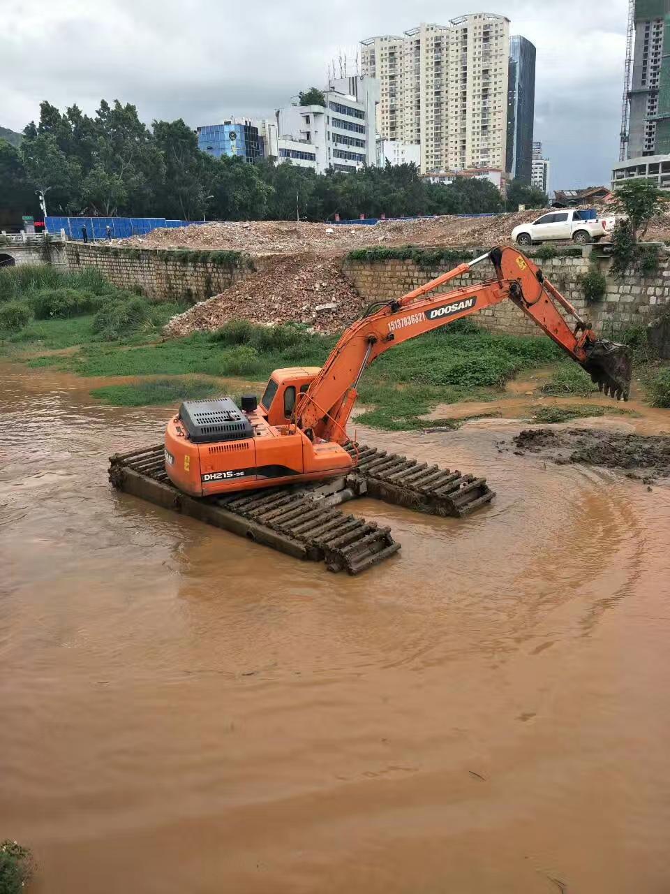 水上清淤挖掘机租赁水上挖掘机出租