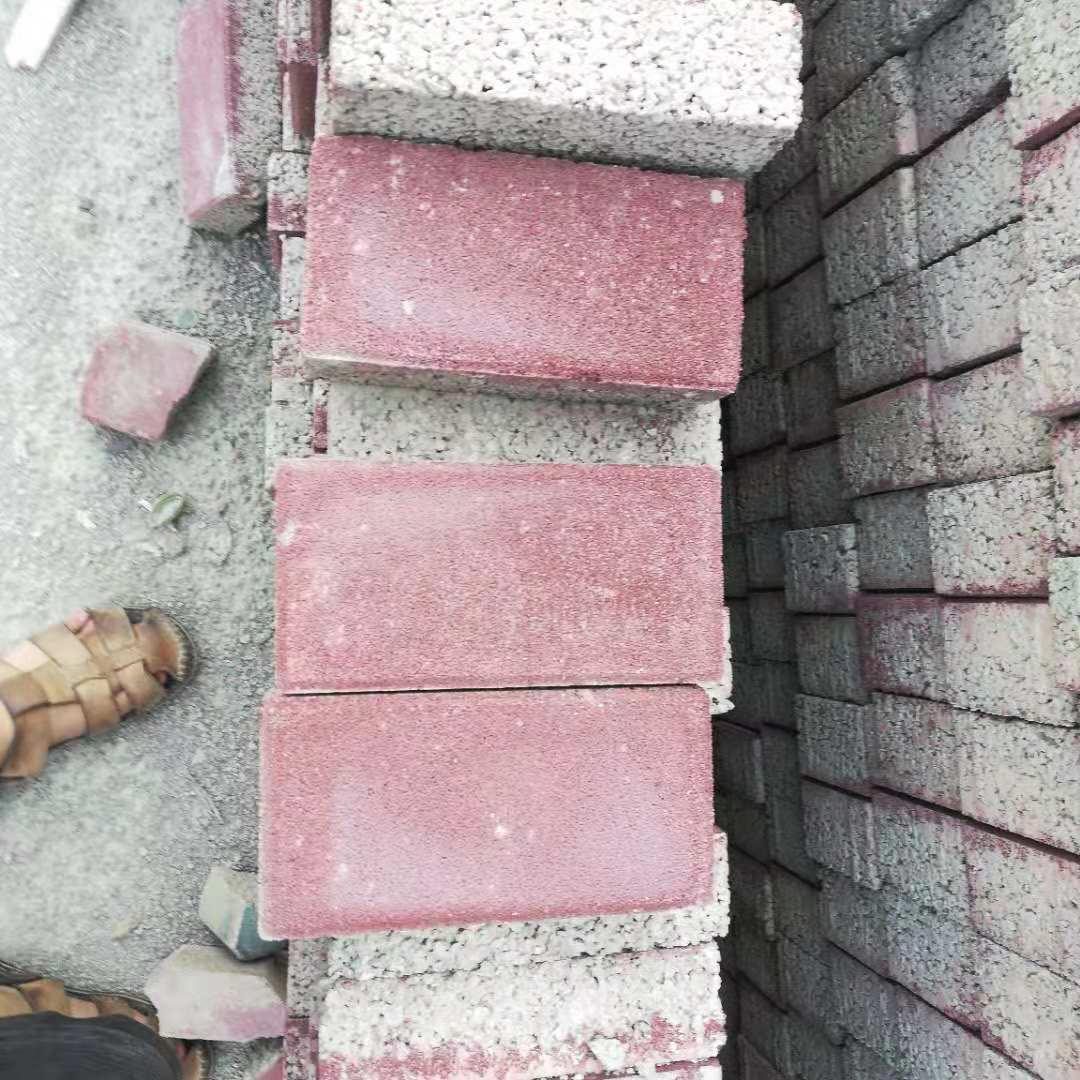  水泥耐腐蚀透水砖市政道路用景观彩色砖定制面包砖