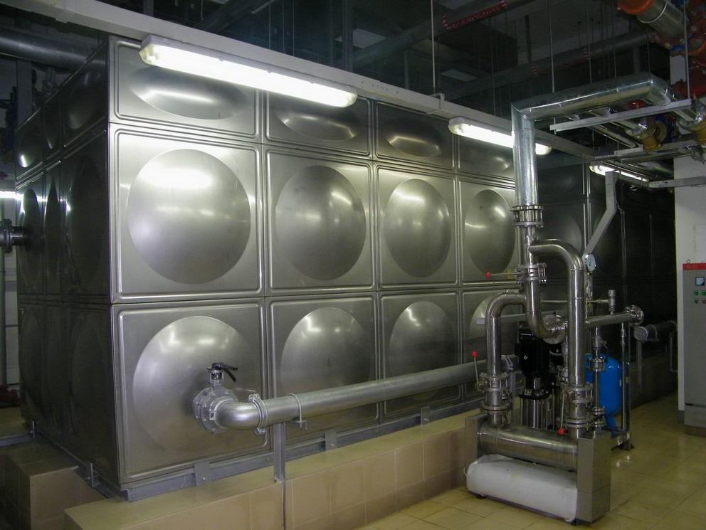 大型不锈钢保温水箱