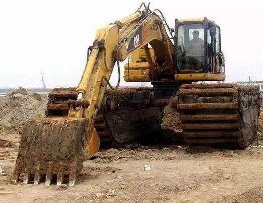 曲靖市水陆挖机出租水上挖机租赁清淤机械设备出租