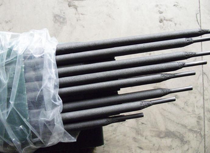 D417高硬度耐磨焊条，硬质合金堆焊焊条，无裂缝耐磨焊条
