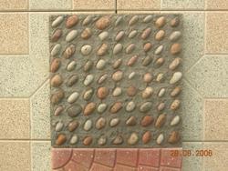鹅卵石地板砖--天然鹅卵石/铺路石/路边石/彩色石子