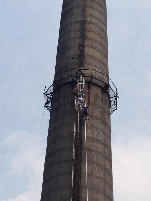 运城60米烟囱更换爬梯护网公司