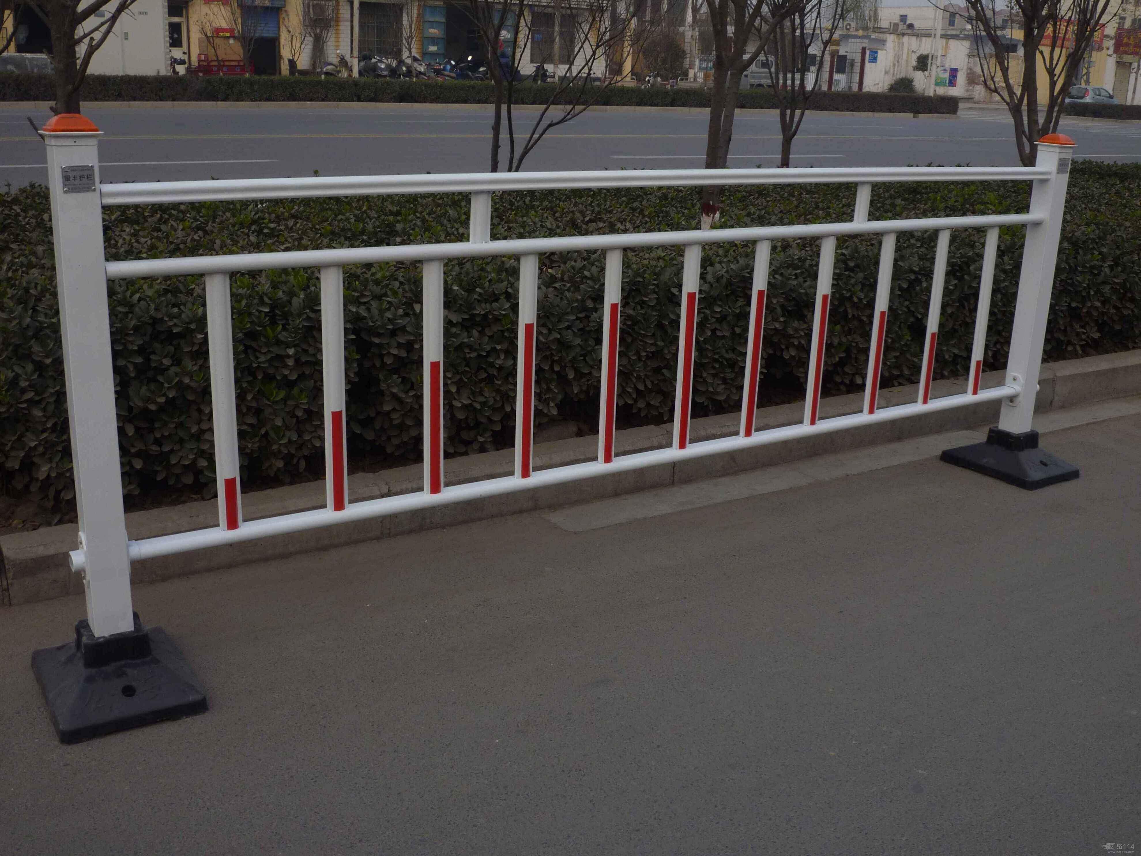 贵州道路安全防撞隔离栏,市政交通隔离防护栏
