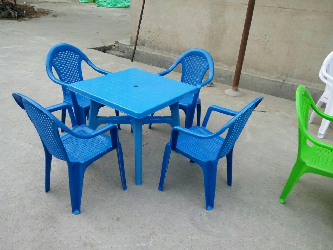 户外公园塑料桌椅