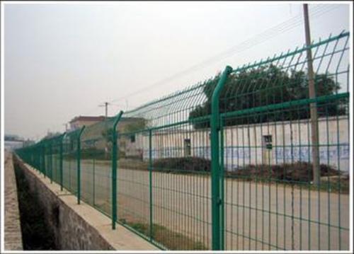 河南边框折弯护栏网 河南边框折弯护栏网厂