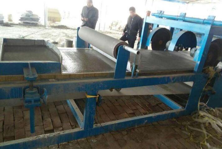鑫达生产合格的砂浆复合岩棉板设备销往全国