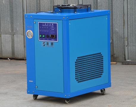 水冷箱式工业冷水机组，上海冷水机，凌通冷水机