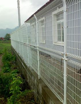 供应双圈护栏网|工业园围网|花园护栏网
