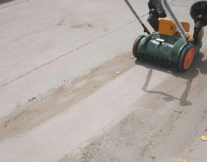 扫地机道路清扫小型电动扫地机物业小区电动吸尘机