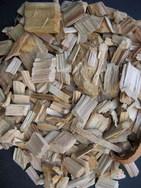 松木片，桉木片，造纸木片，木片