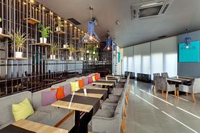 郑州中式餐厅装修如何选餐厅家具-【梵意空间设计】