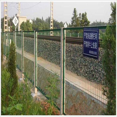 清远铁路线路防护栅栏，广州铁路金属丝网，惠州公路隔离栅规格 