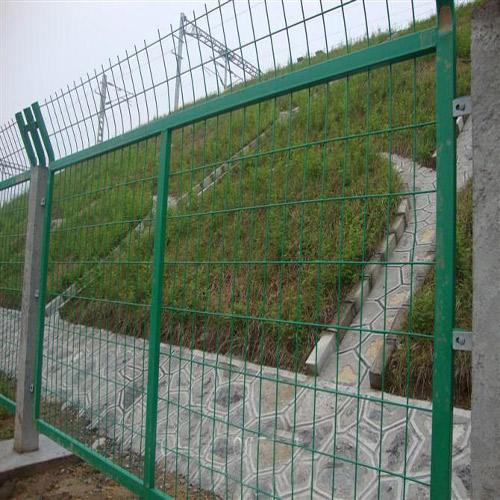 清远铁路线路防护栅栏，广州铁路金属丝网，惠州公路隔离栅规格 