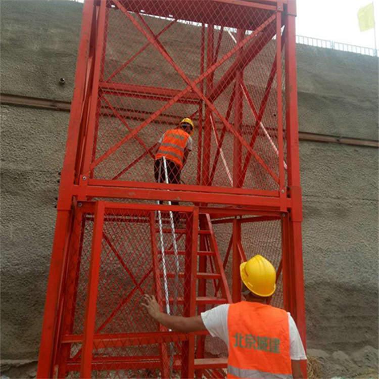 通达厂家施工梯笼热销中 供应云南中铁施工梯笼 护网安全爬梯