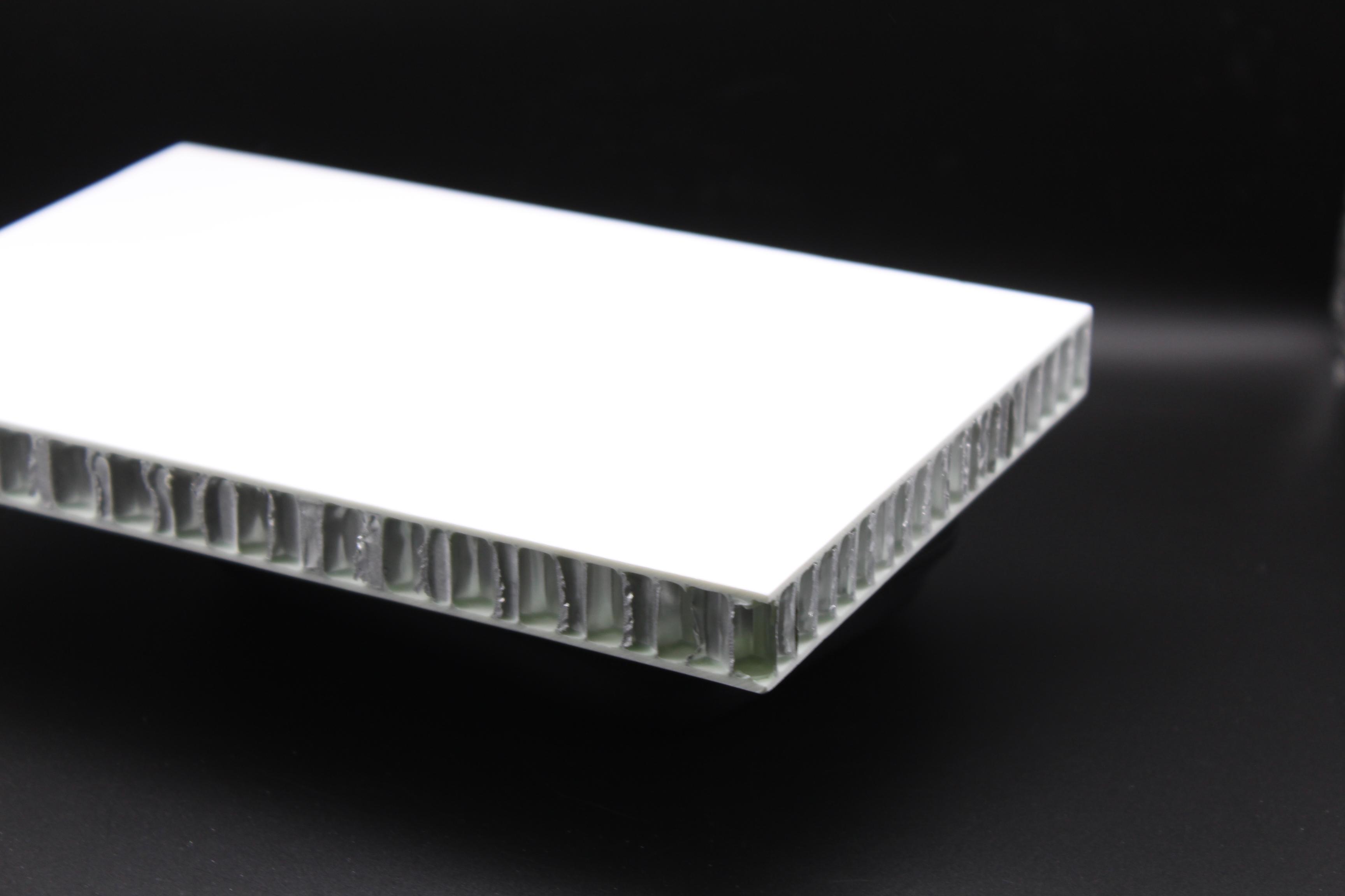 工厂直销铝蜂窝复合板玻璃钢车厢板房车防腐阻燃三明治板