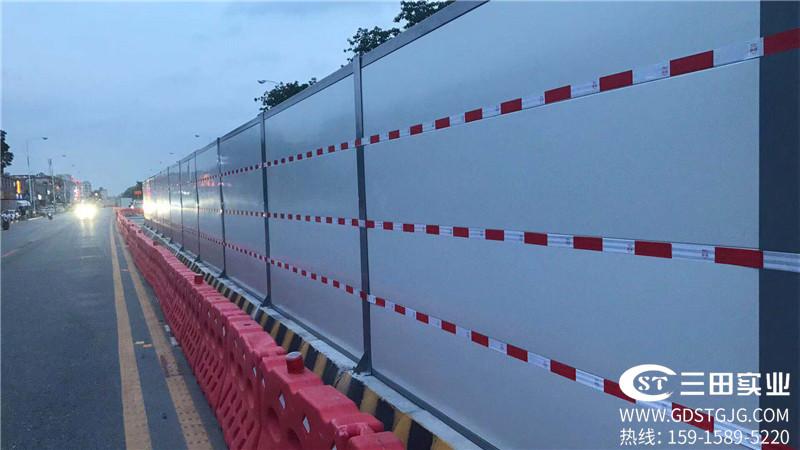 广州钢板围墙的生产安装重点您应该知晓