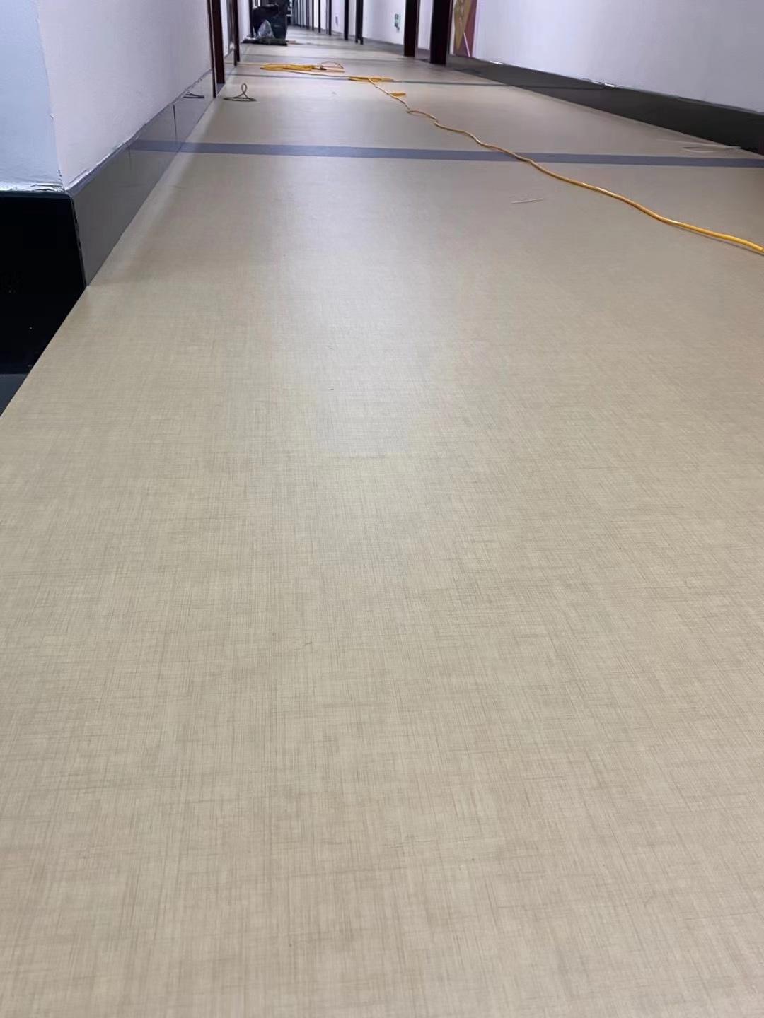 无方向同质透心pvc地板 医院耐磨塑胶地板 走廊阻燃地胶