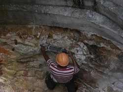 开挖岩石隧道竖井—液压式破裂机