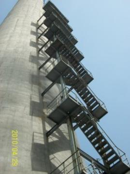 温州烟囱平台旋转楼梯安装、Z形钢折梯安装、安装螺旋形爬梯