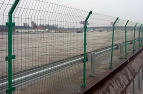 双边丝护栏网,高速,护栏,框架护栏网,绿色环保围栏