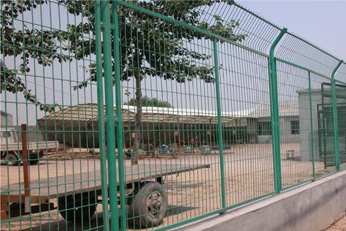 公路隔离栅|边框护栏网|浸塑护栏网|铁路防护栅栏