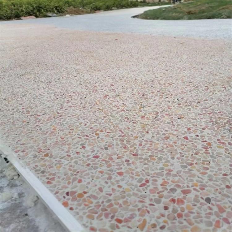 重庆民宿景点彩色水洗石楼梯防滑天然洗米石墙面包工包料