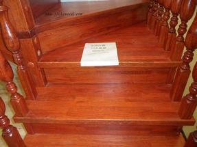 楼梯部件（楼梯踏步板，楼梯立柱，楼梯扶手，楼梯侧板）