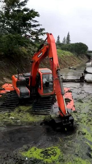 中国现代215型水陆挖机出租淤泥挖掘机出租
