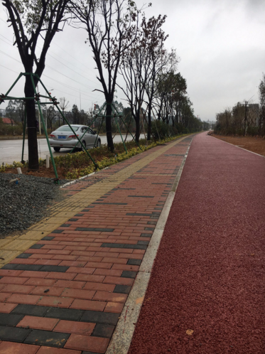 上海透水地坪，加强基础设施建设，改善市容环境。