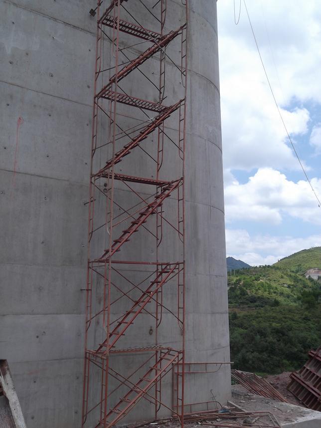 新型q235钢管路桥安全爬梯镦柱爬梯