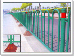 市政道路护栏、铁艺护栏，隔离栅，防护网--安平冠荣五金丝网厂