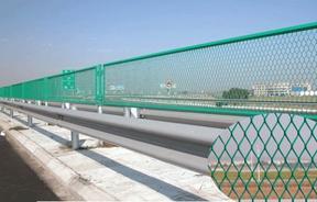 高速公路护栏网，公路隔离栅，铁路护栏网，浸塑护栏网