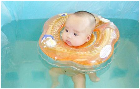 婴儿游泳有哪些注意事项和好处