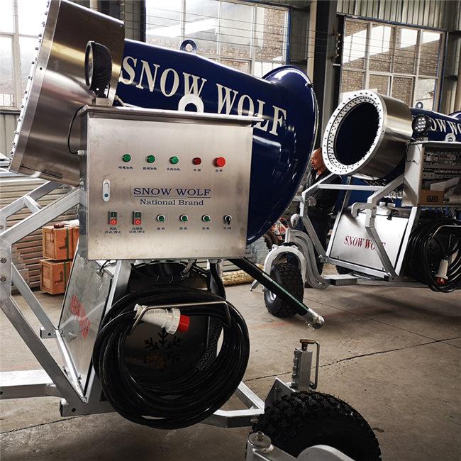 内蒙造雪机生产厂家 人工造雪机可以在各种场合造雪 