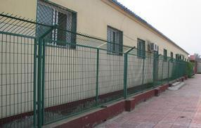 铁丝网 围墙防护网 围墙网定做 锌钢栅栏厂