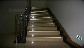 楼道止步防滑条夜光铝合金防滑条楼梯踢脚线