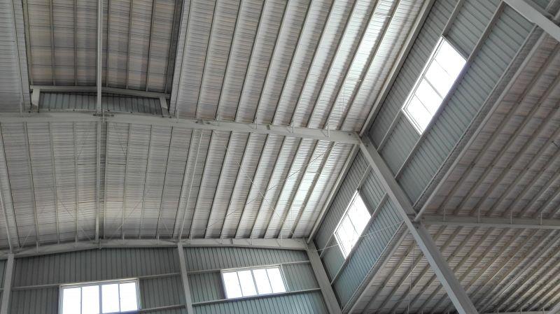 厂房屋顶彩钢板生锈漏雨更换UPVC防腐瓦板