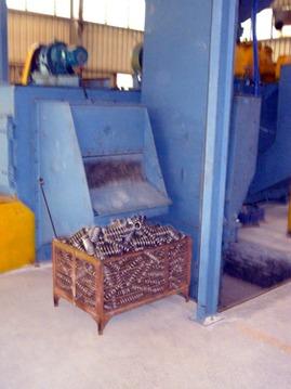 弹簧抛丸清理机可用于板簧、圆簧、曲轴、连杆、轮毂的抛丸清理