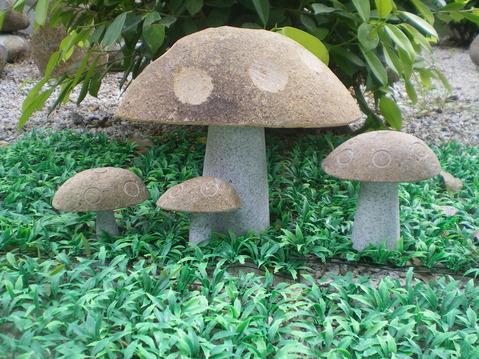 花岗岩蘑菇雕刻